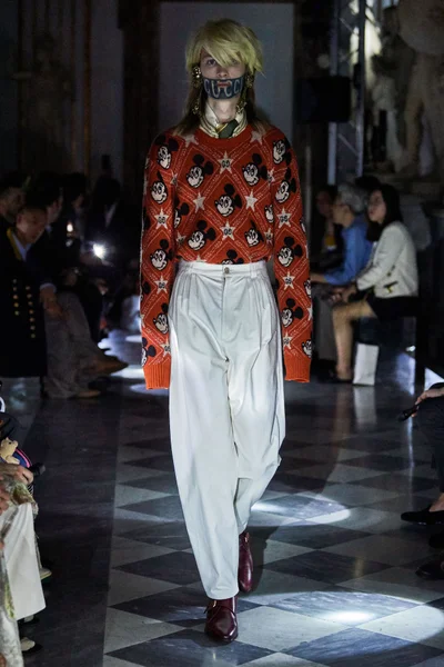 Look 96